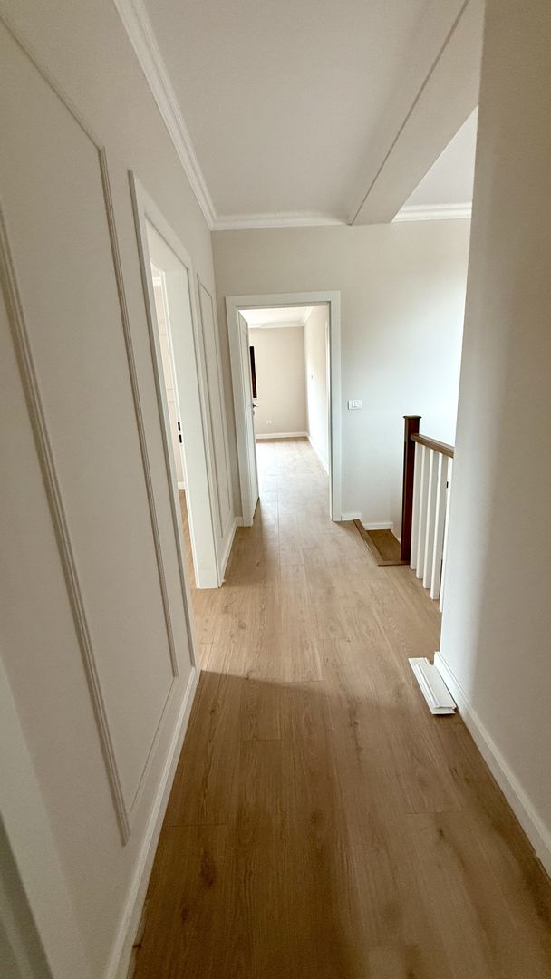 CASA TIP DUPLEX DESPARTIT PRIN GARAJ - Poză 22