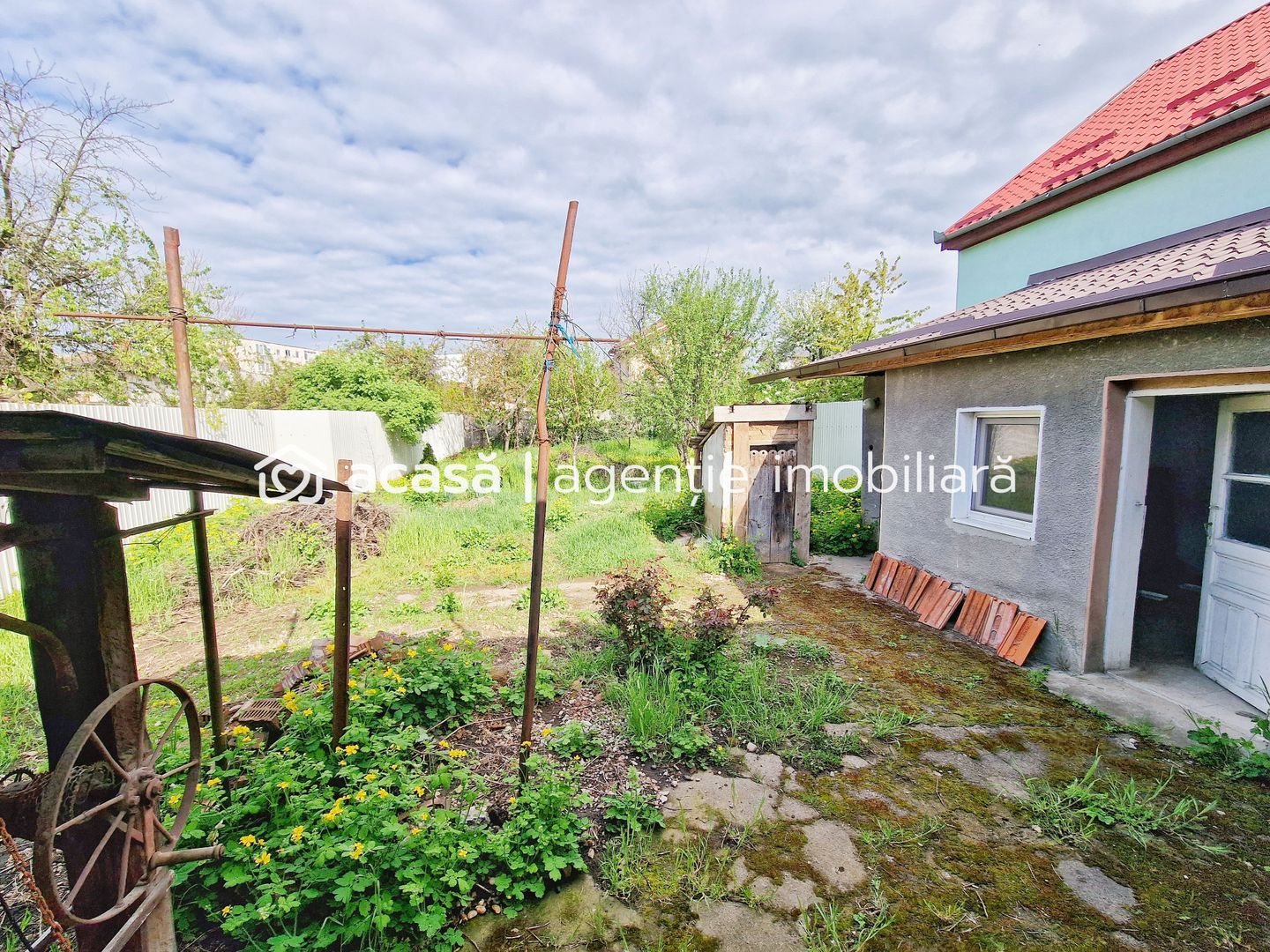 Teren spațios cu casă veche in Vlaicu - Poză 6