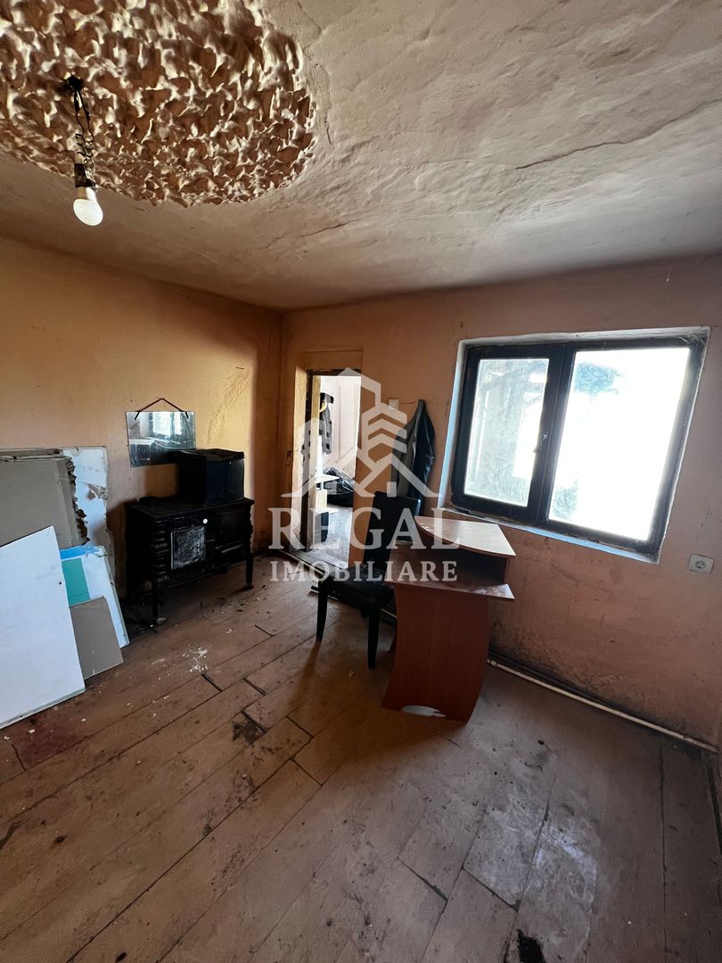 Casă de vânzare în Cristur – teren 440 mp | Necesita Renovare - Poză 2
