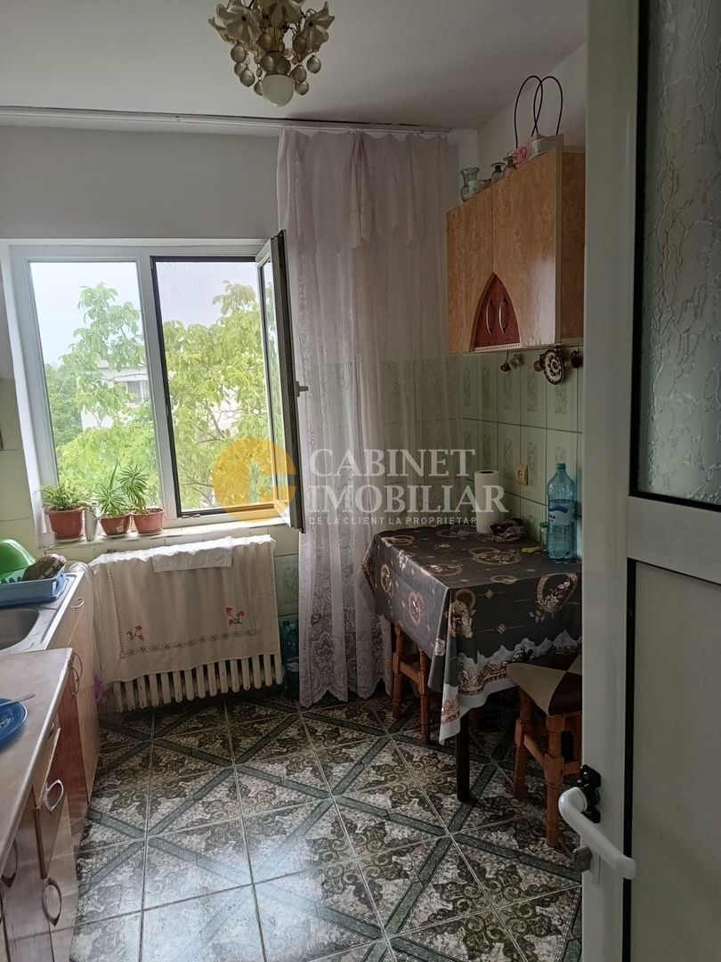 1050 Euro/MP - 3 camere SD - Zona Podu Ros - Poză 5