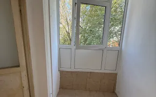 Garsonieră 27 mp cu balcon - etaj 2 - nemobilata -bloc an 1980 - Poză 15