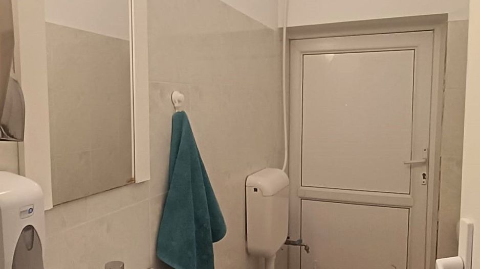 Spatiu de birou la casa cu parcari - Poză 6