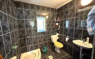 Casa spatioasa cu zona amenajata pentru ferma Cicarlau - Poză 18