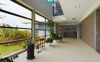 Spațiu comercial modern cu parcare proprie - Poză 5