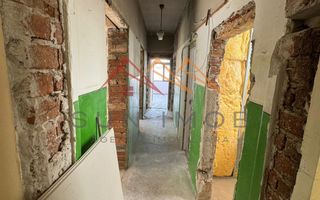 Casa 3 camere, ultracentral, fara trafic auto, Campina, Prahova - Poză 14