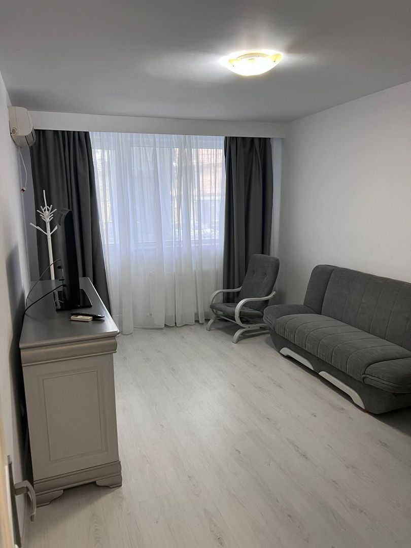 De inchiriat apartament 2 camere – Delfinariu, Constanța - termen lung - Poză 2