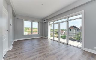 Casa noua de vanzare in Iasi, zona Sorogari, cu vedere catre lac. - Poză 2