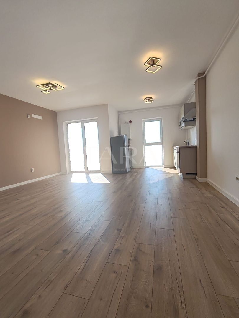 2 camere de inchiriat, mobilat complet, parcare inclusă . - Poză 3