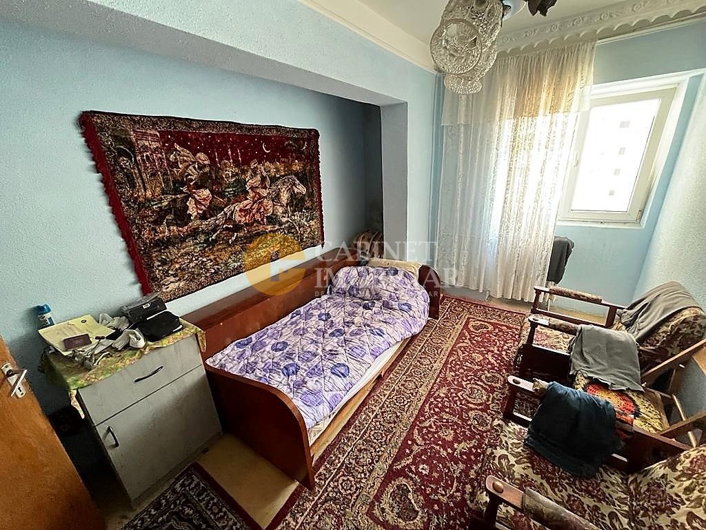 3 camere decomandat, 950 euro/mp, etaj intermediar, zona Zimbru - Poză 3