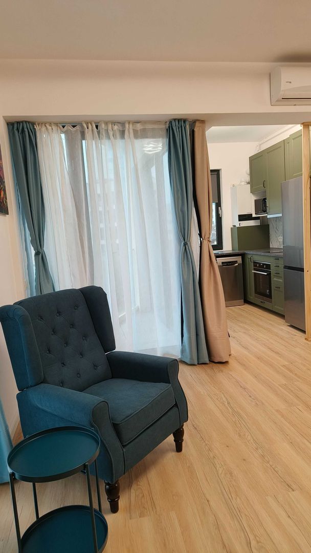 Închiriez garsonieră modernă, Decebal, bloc nou, centrală proprie - Poză 4