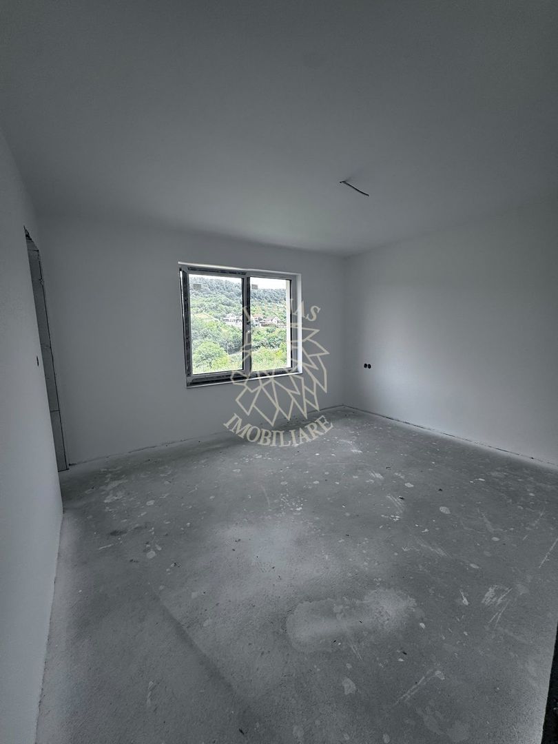 Casa Finisata 164 mp con.-teren 400 mp-garaj-1 km de Podul Jelnei - Poză 4