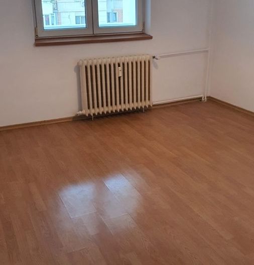 Închiriez apartament 3 camere, nemobilat, Piața Muncii, pentru locuit - Poză 4