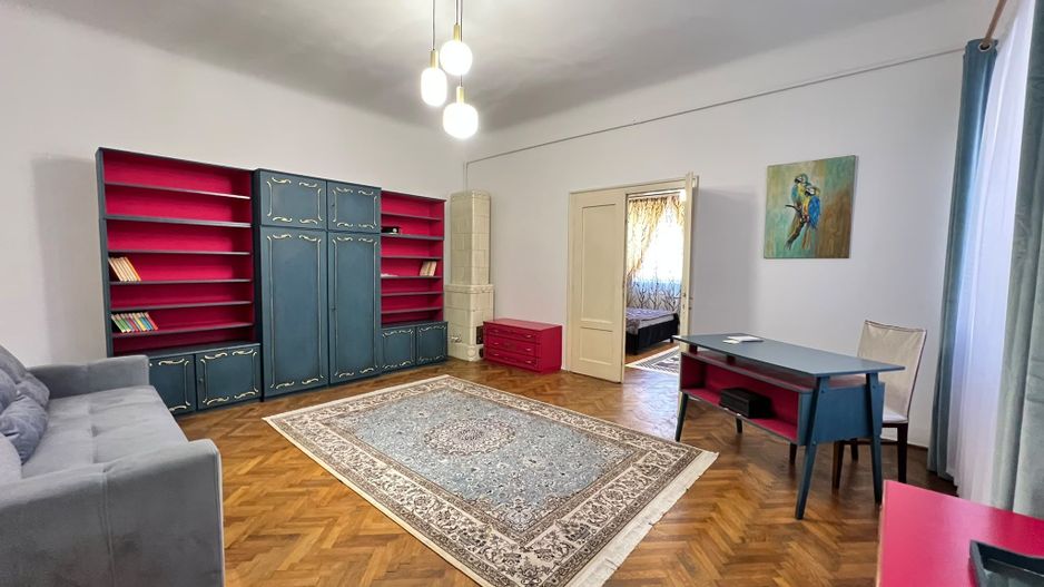 Apartament spatios cu 3 camere | 83 mp + veranda + curte | Ultracentral - Poză 2