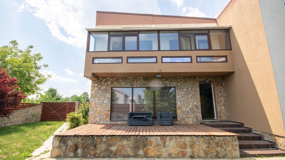 Casă elegantă cu piscină și curte generoasă – Otopeni Ferme - Poză 2