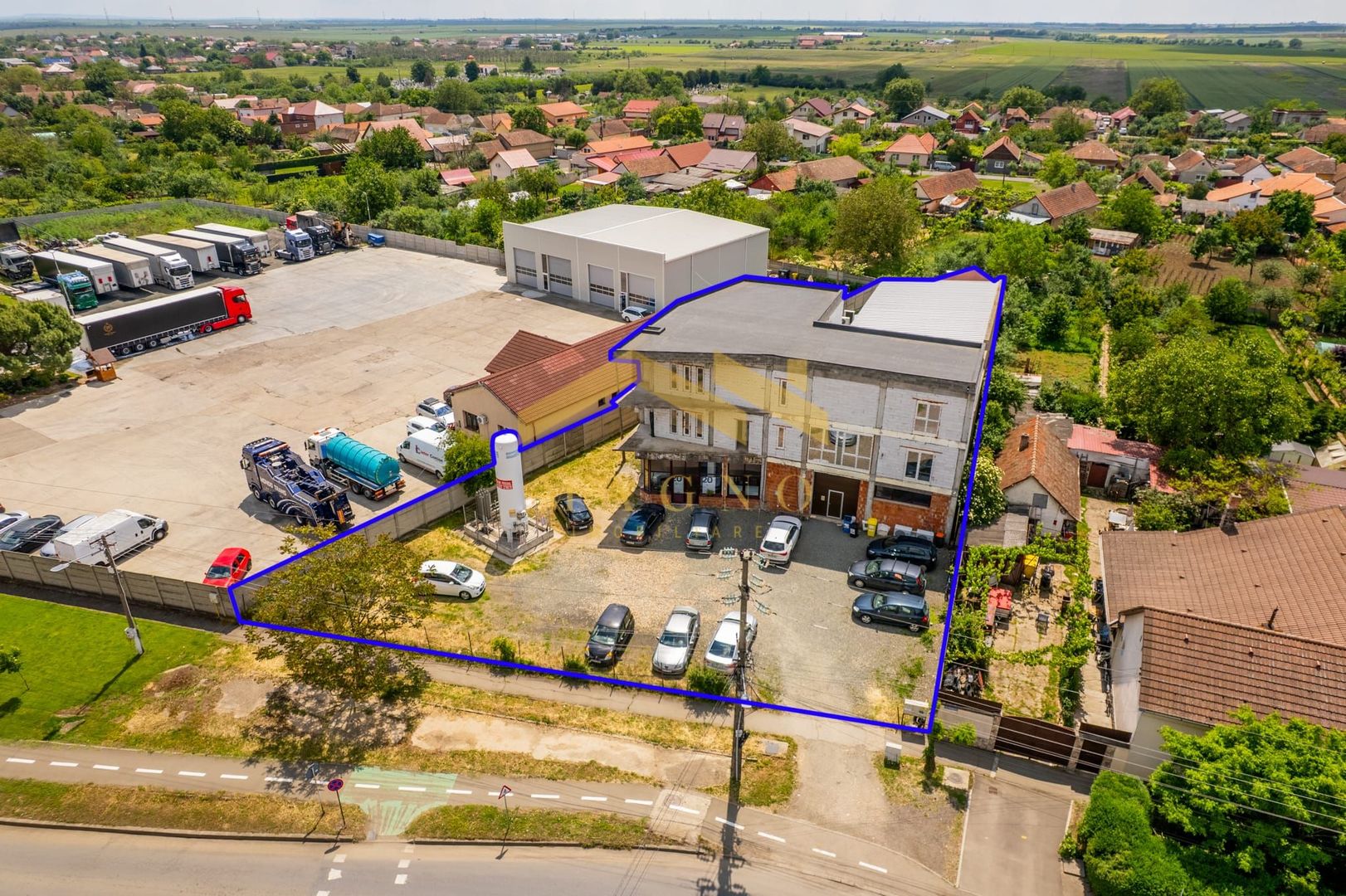 Bloc cu 12 Apartamente si Hala Industriala-Oferta Speciala/Sannicolau - Poză 1