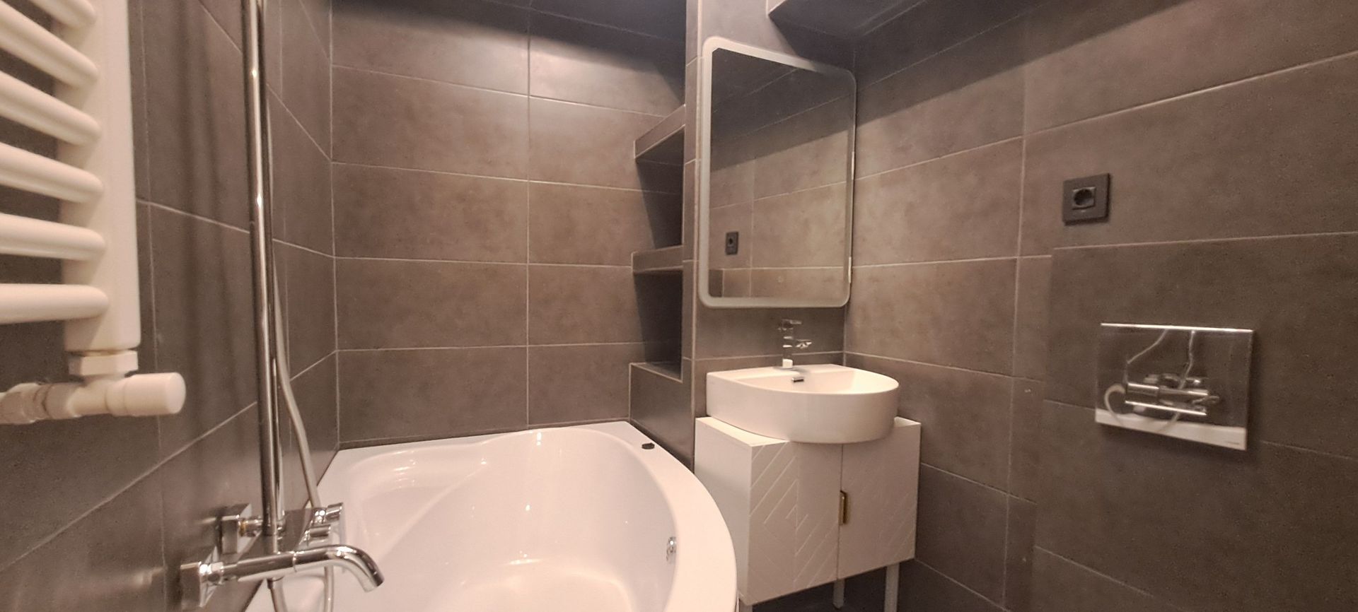 3 camere | Modern | Prima utilizare | Parcare - Poză 7