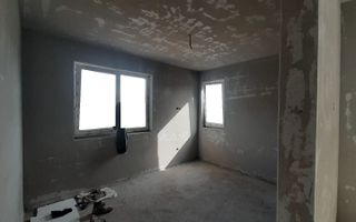 Vanzare apartament cu 2 camere - Poză 2