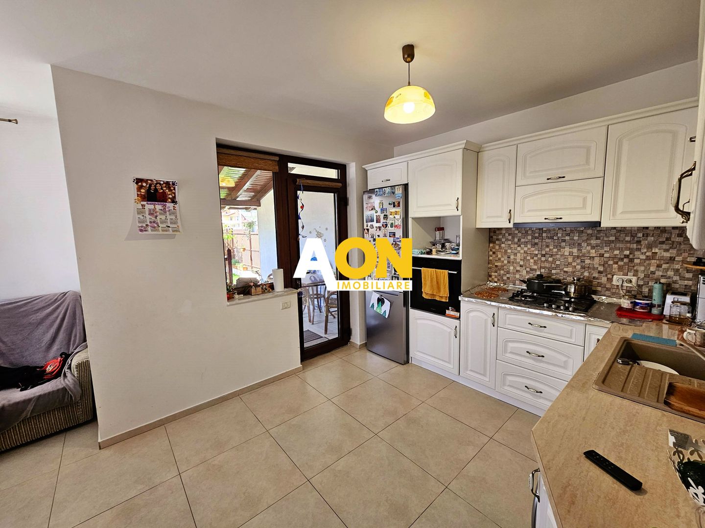 1/2 Duplex mobilat, utilat, 4 camere, pivnita, 200 mp teren - Poză 3