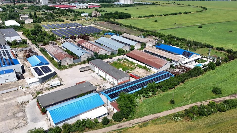 Proprietate industrială de vânzare în Caracal | Teren 18.232 mp - Poză 1