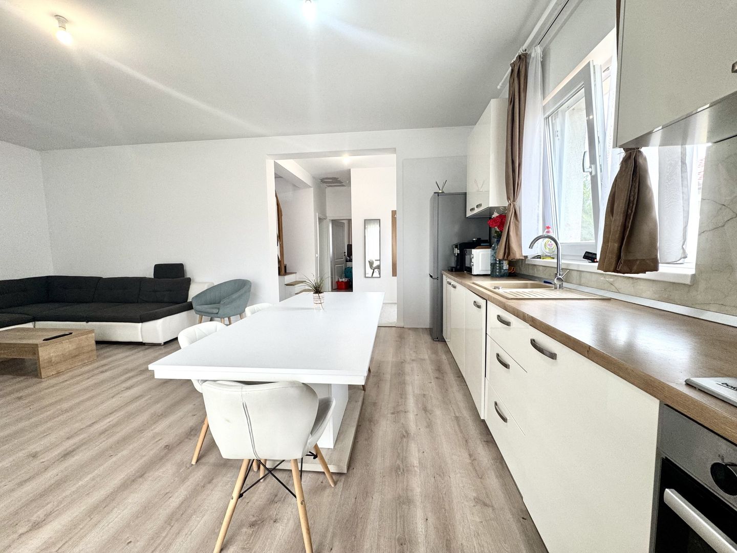 Duplex modern -  confort, eficiență și independență energeticǎ - Poză 5