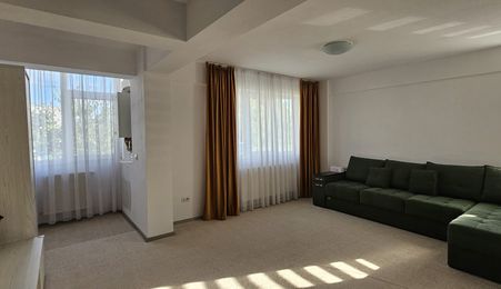 Bucium apartament 3 camere decomandat 145.000 euro