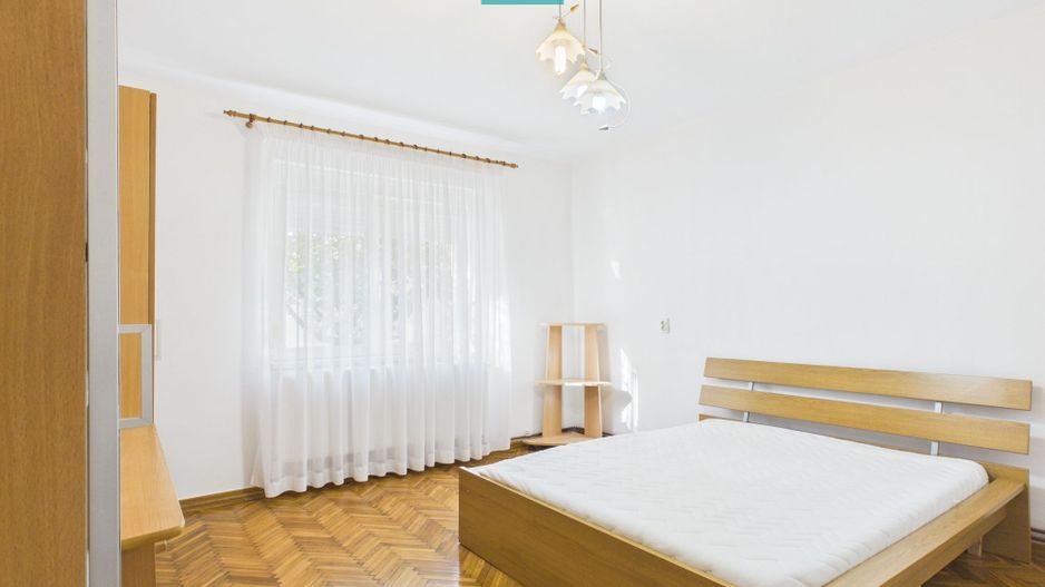 Casă cu 2 apartamente în Grădiște - Poză 7