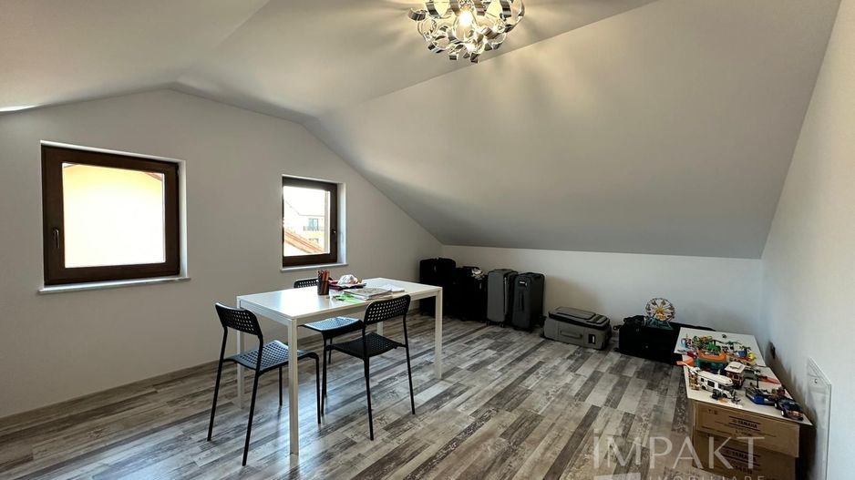 Vila deosebita spre inchiriere in Dezmir! - Poză 16