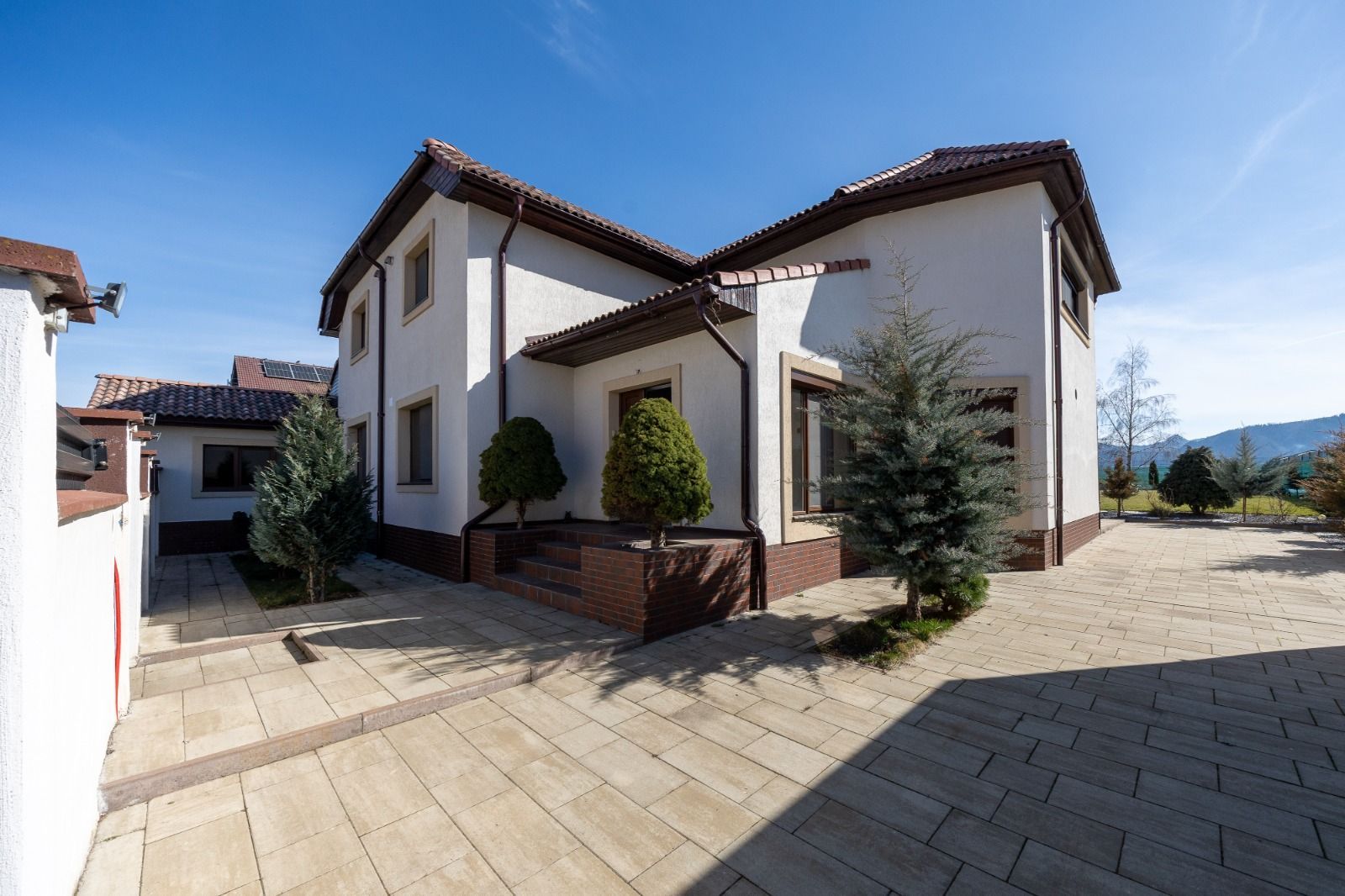 Casa 6 dormitoare+4 bai -1500 mp teren-Sacele - Poză 56