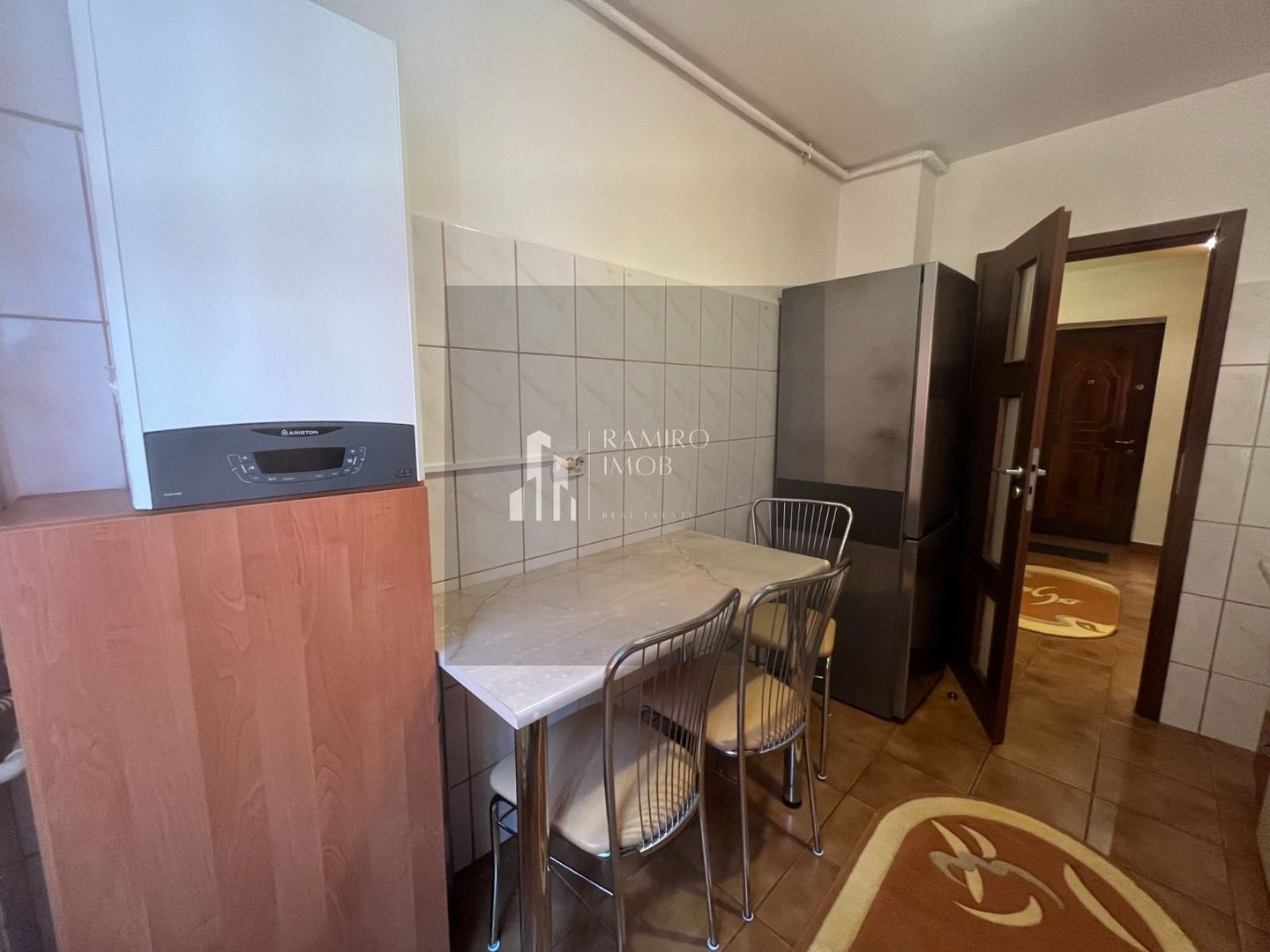 Apartament 2 camere,  decomandat - Poză 2