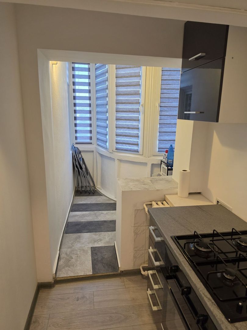 Închiriere 2 Camere Bd. Unirii, Parcare Inclusă, Renovat, 2 Balcoane - Poză 6