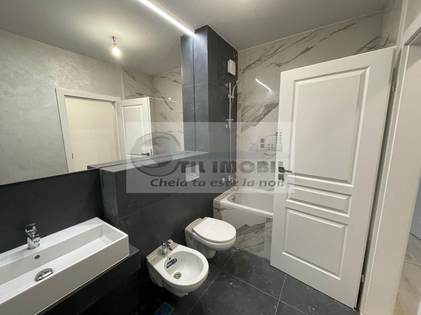 Apartament 4 camere modern cu 0% comision - Poză 1