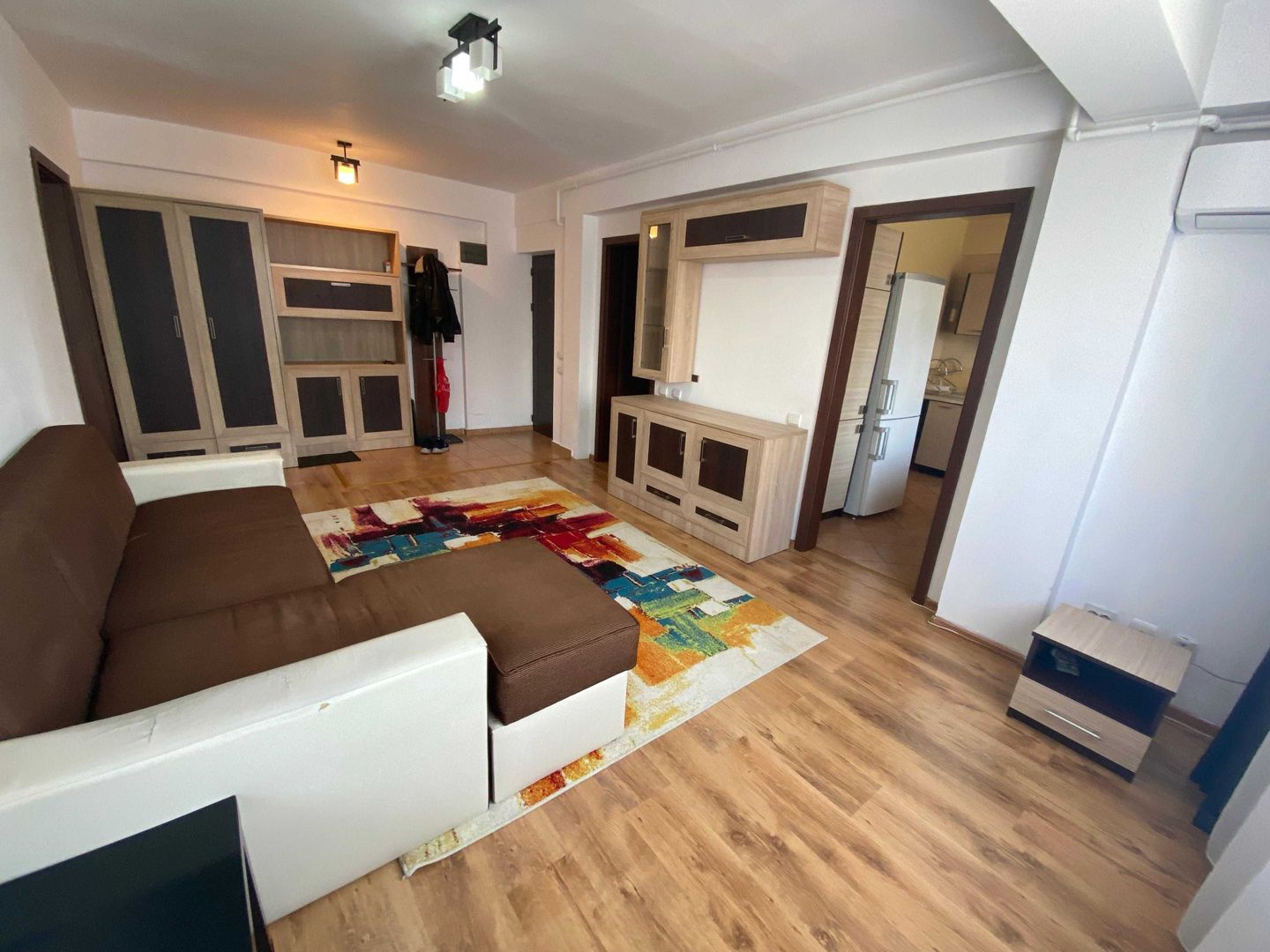 Închiriere 🏡 Apartament 2 camere, 56 mp, decomandat, etaj 1, Strada Atleților - Poză 2
