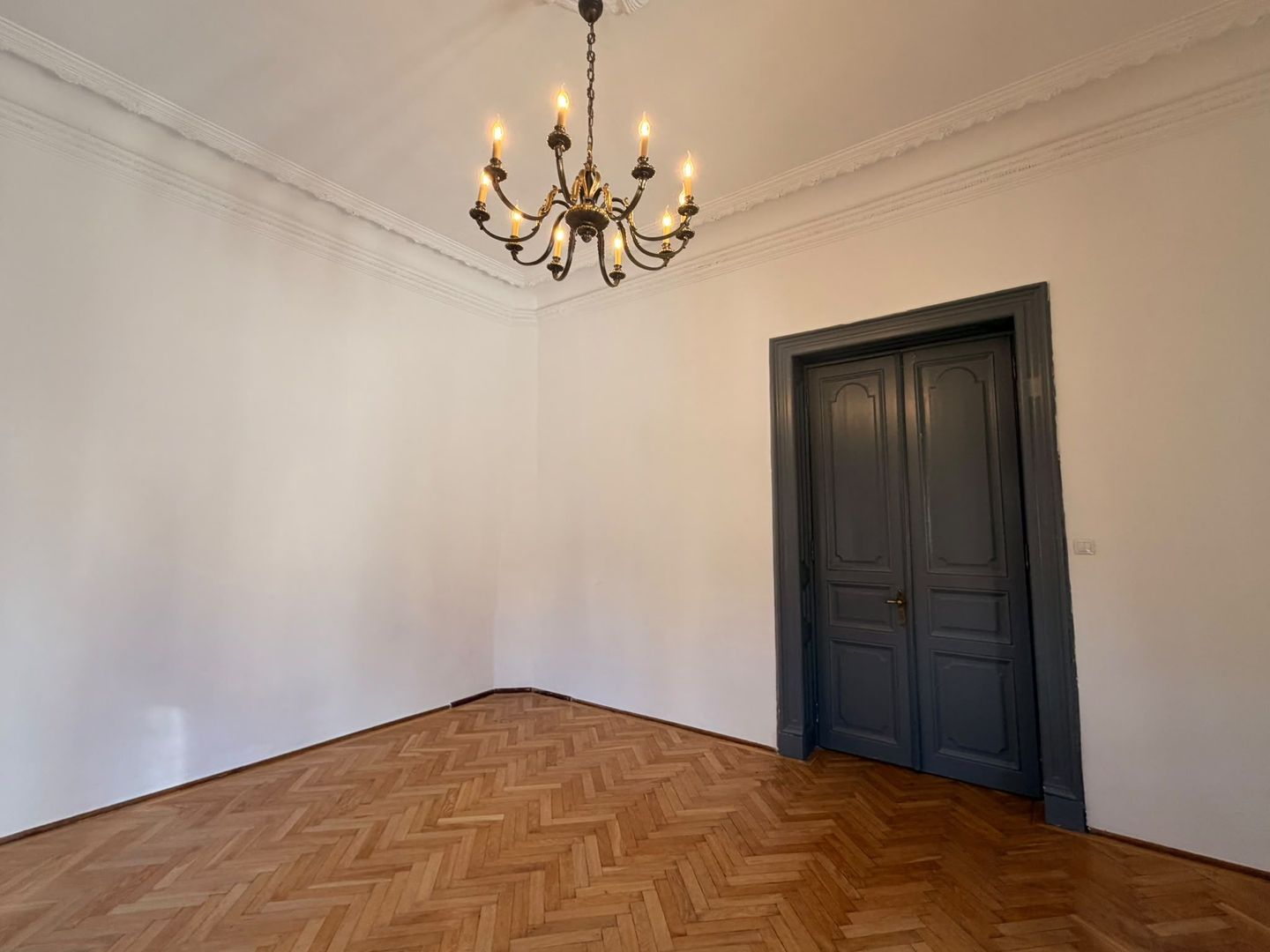 Apartament 5 camere  in vila - Zona Armeneasca - Poză 12