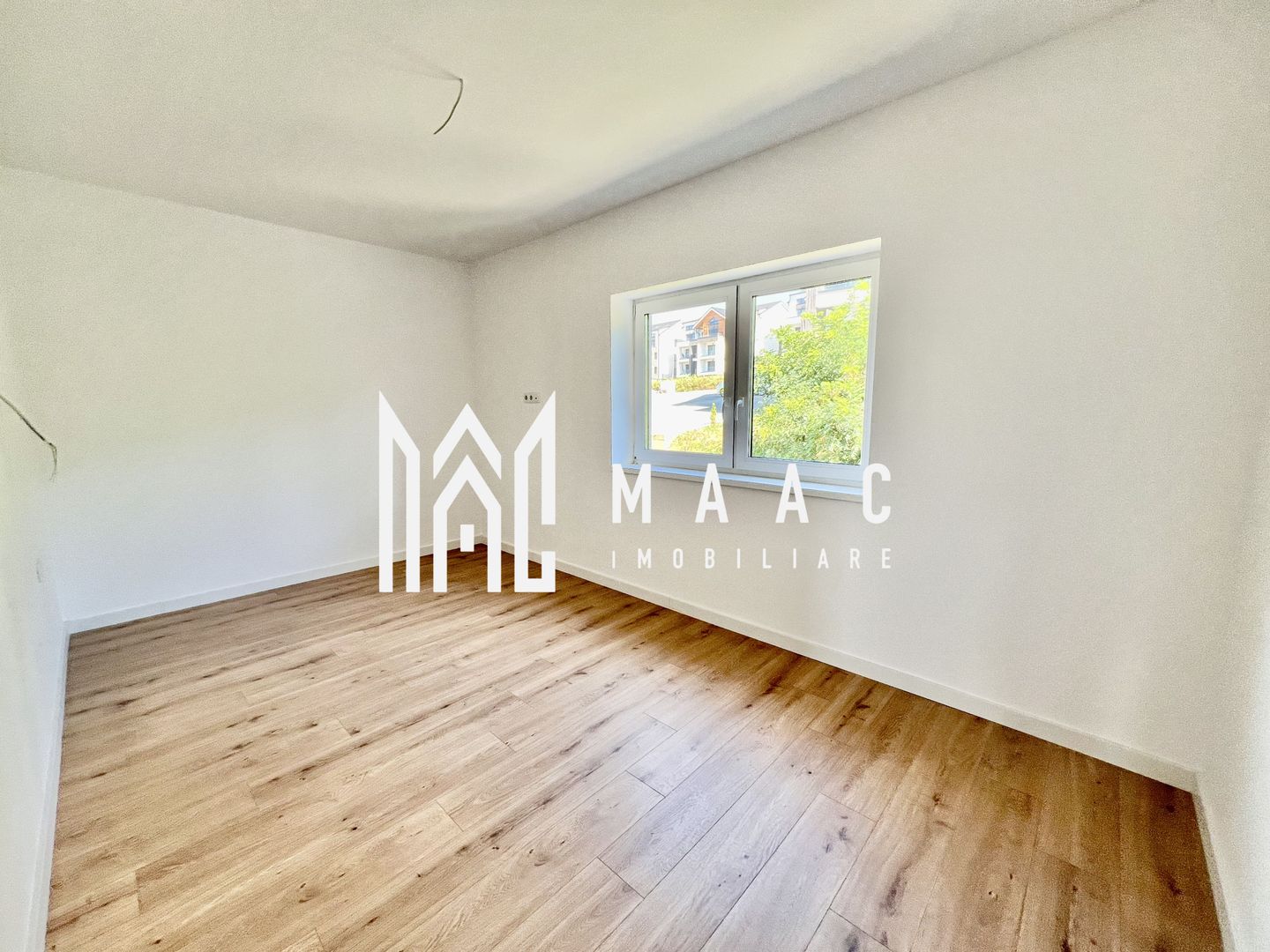 Penthouse Elegant pe 2 Niveluri cu Terasă și Vedere Superbă - Poză 7