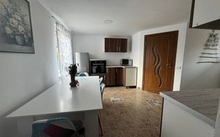 Apartament la casa, cochet intr-o zona foarte linistita, centrala - Poză 3