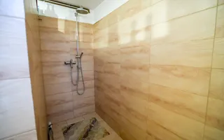 FILM!Domeniu de 222.000 mp + Ferma + Anexe specifice + Constructie rezidentiala+ - Poză 27