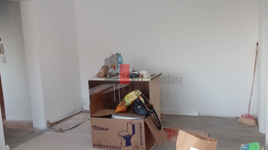 Vânzare apartament 3 camere Brâncoveanu - Poză 3