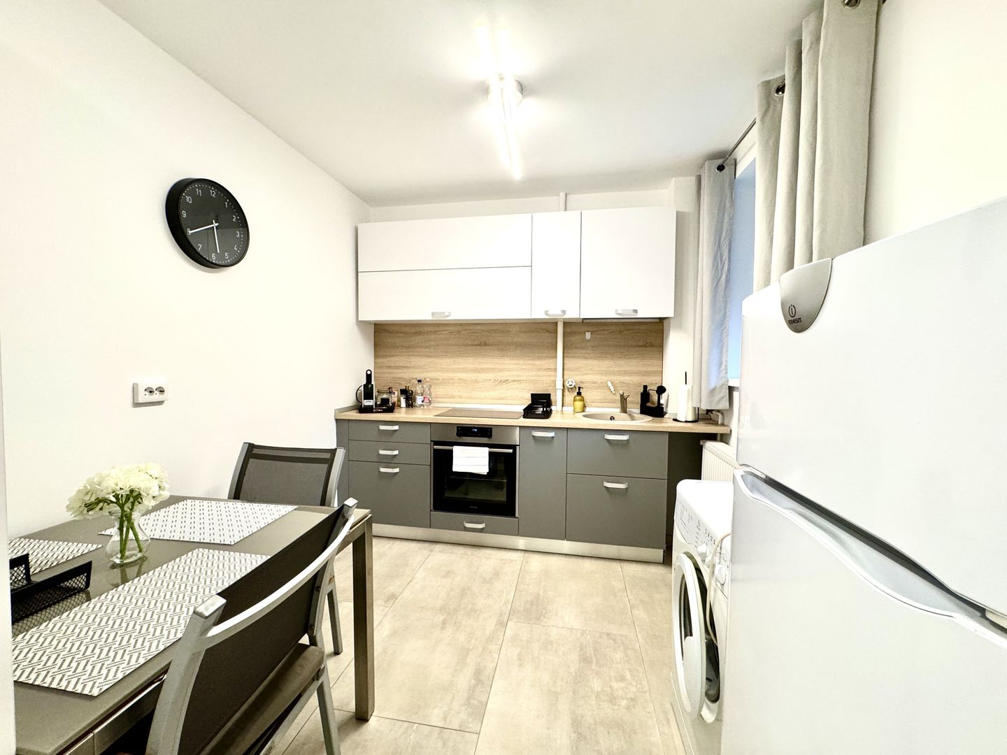 2 camere central vis-a-vis de Posta Mare - Poză 4