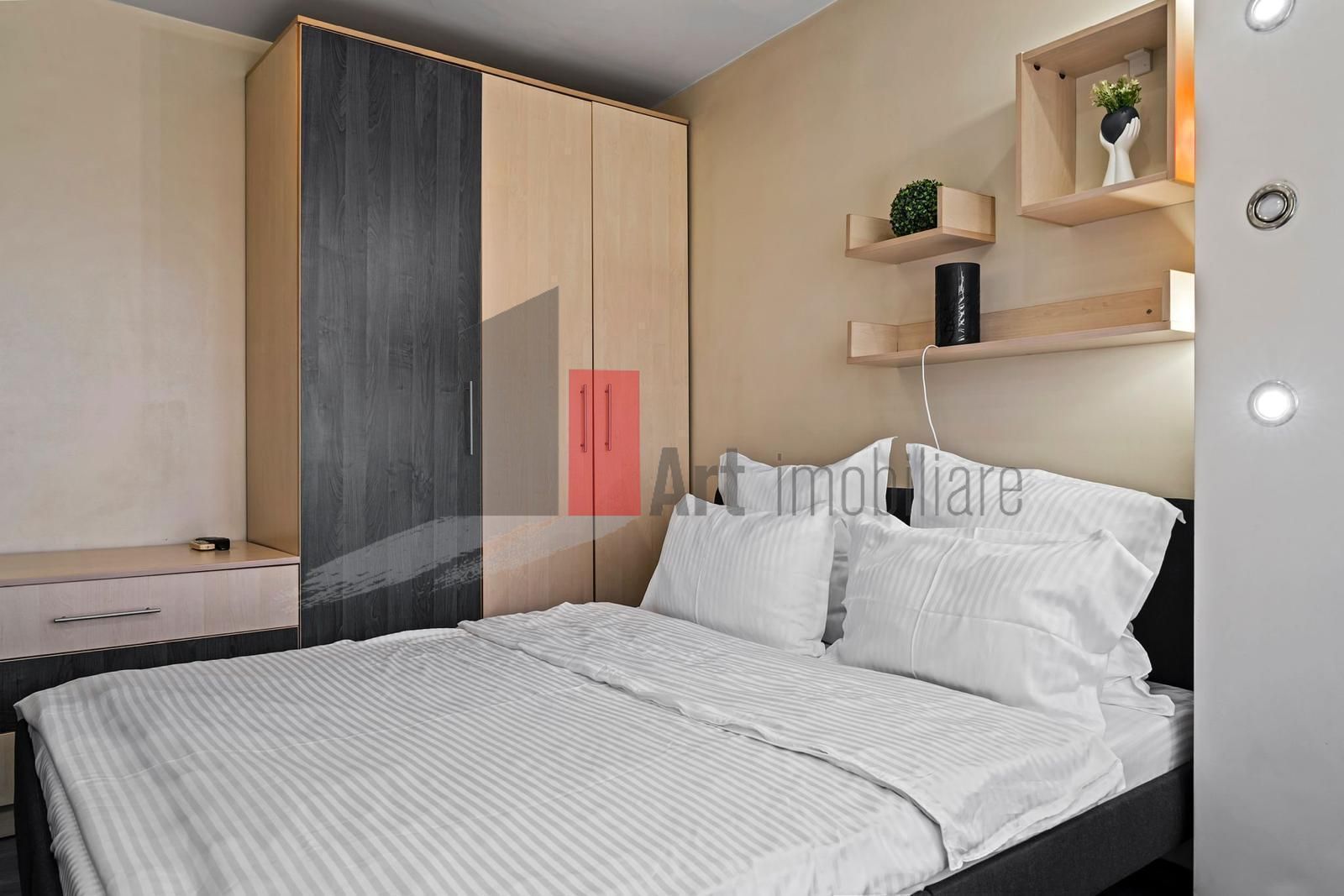 APARTAMENT  DE  4 CAMERE UNIRII - Poză 25