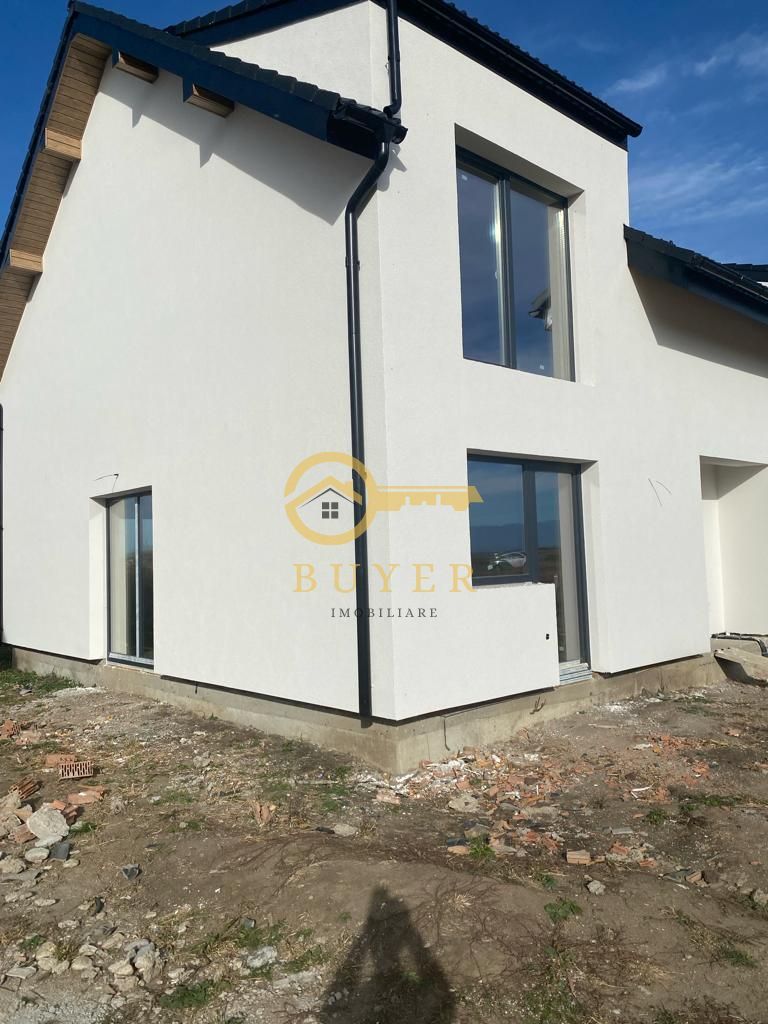 Casa tip duplex 380mp teren- Sura Mica- Ansamblu nou - Poză 3
