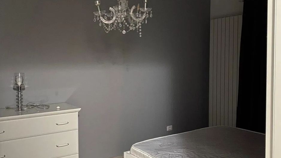 AP. 2 CAMERE- DAMAROAIA, PARCARE INCLUSA, CENTRALA, BLOC NOU, MODERN - Poză 4