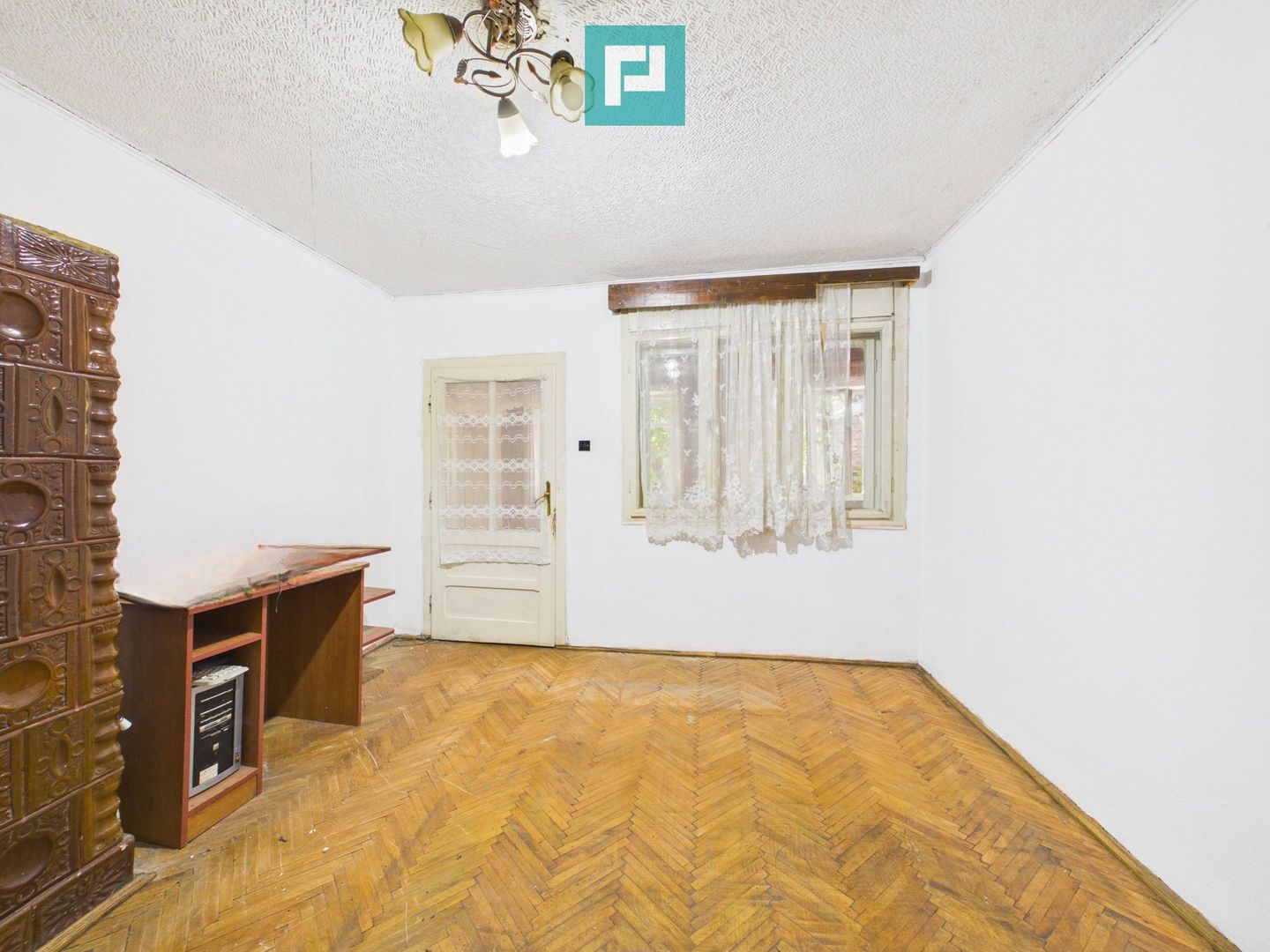Casă cu 5 camere, în orașul Sebiș, Arad - Poză 12