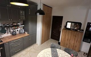 2 cam Giroc intrare  apartament LUX - Poză 3