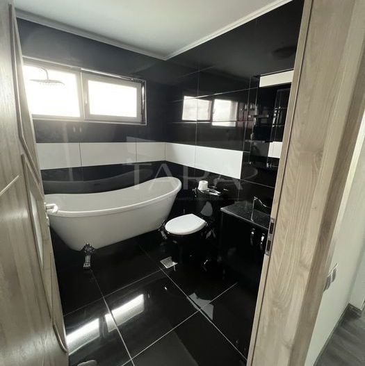 Casă / Vilă cu 4 camere de vanzare in Floresti, zona Eroilor - Poză 11