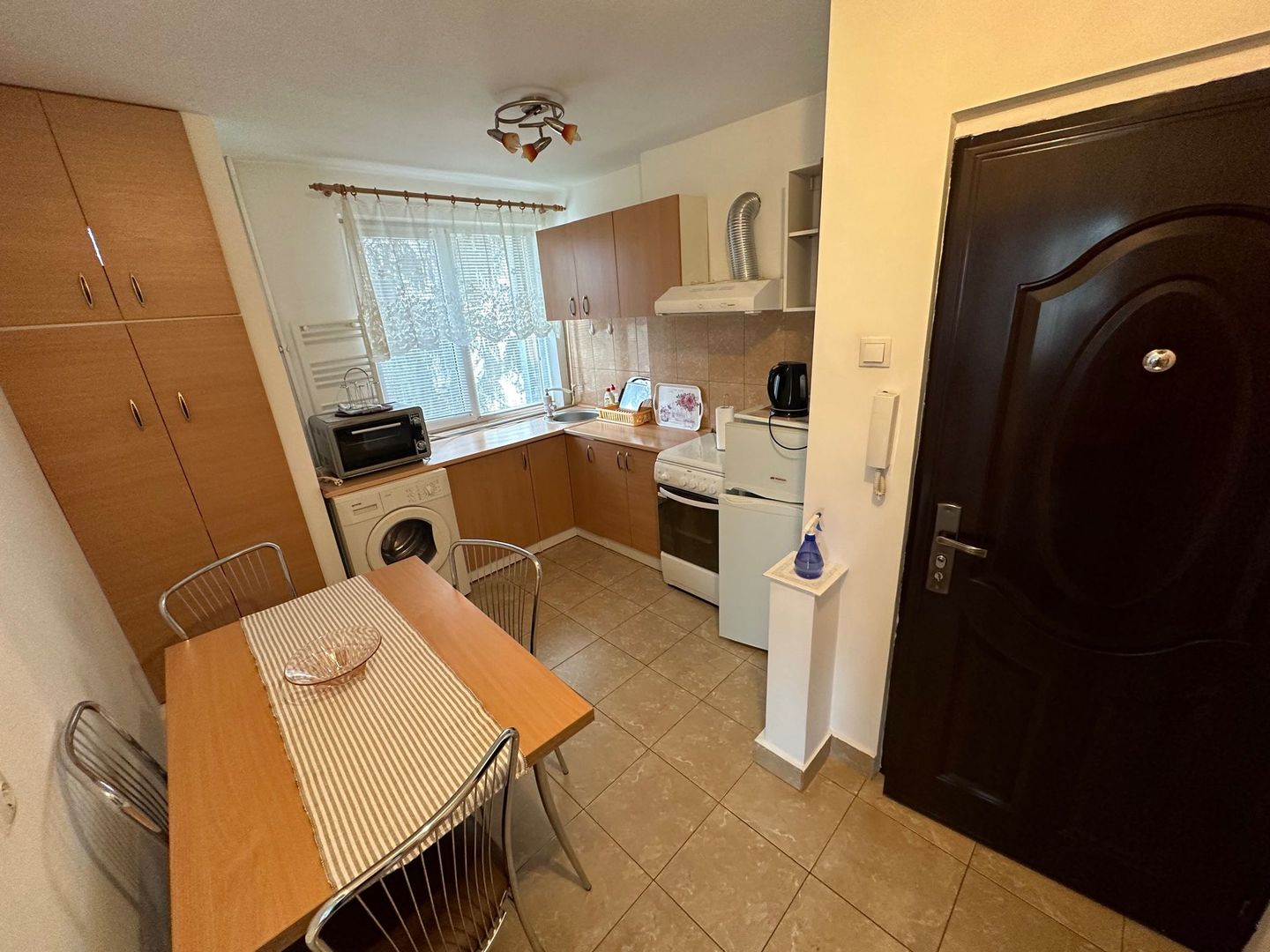 Apartament 2 camere P-ta 700 - Poză 2