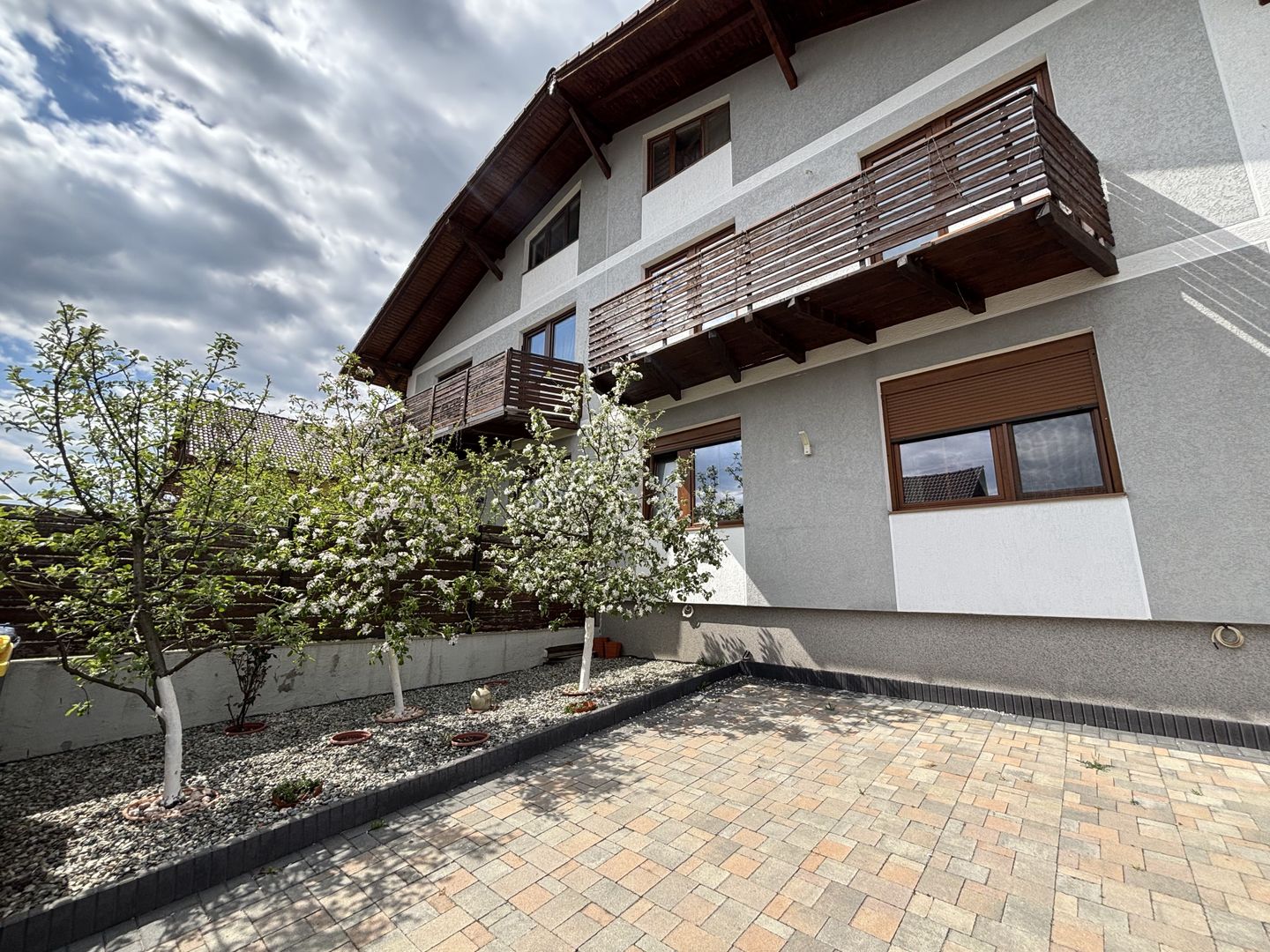 Casa 5 camere cu teren GENEROS si CARPORT - Cartierul Arhitectilor - Poză 23