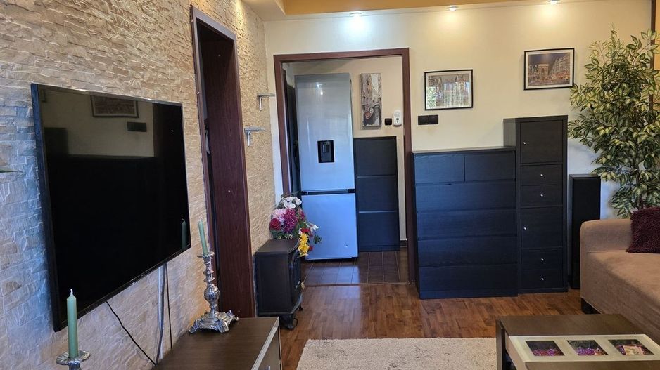 Vanzare Apartament 2 camere, etaj 6/10, balcon open-space cu bar, – Favorit - Poză 2