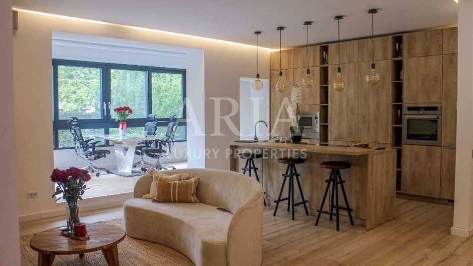 LUXURY APARTMENT WITH GARDEN - Poză 2