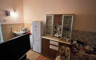 De Vanzare Casa Cu 3 Camere 100 Mp+Teren, Zona Centrala, Pret 75000 Euro!!! - Poză 2