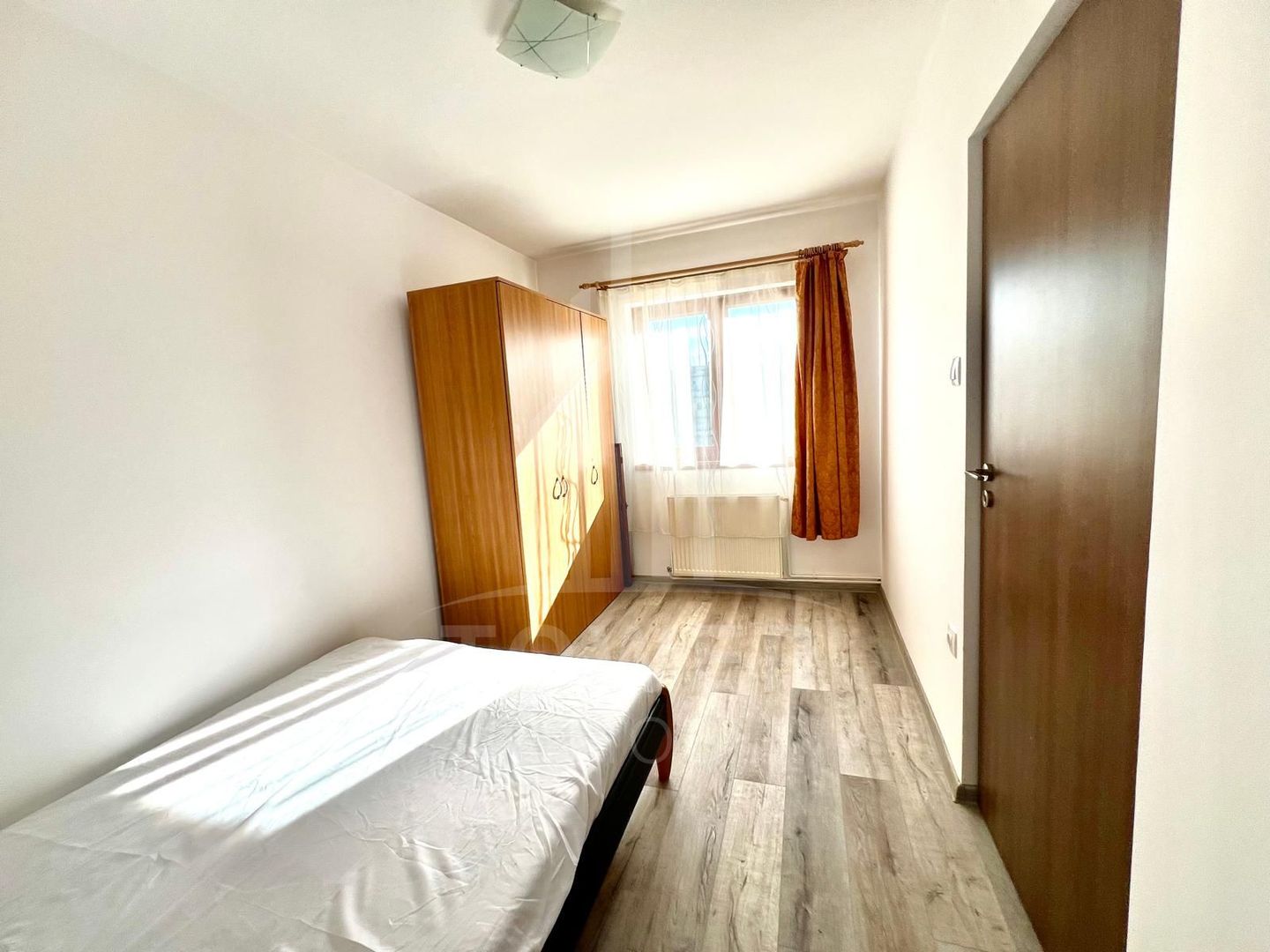 Apartament de închiriat – luminos și primitor - Poză 2